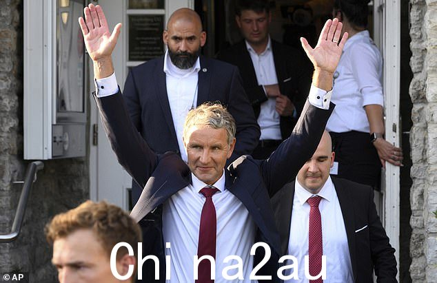 胜利的比约恩·霍克 (Bjoern Hoecke),他领导图林根州的德国另类选择党 (AfD),该党刚刚赢得了该州的第一次州选举