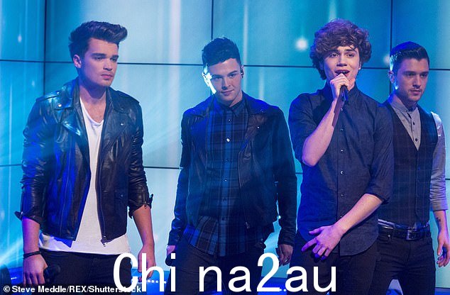 Hensley 先生作为男孩乐队 Union J 的一员,在 X Factor 上声名鹊起(如图:Josh Cuthbert、Jaymi Hensley、George Shelley 和 JJ Hamblett)