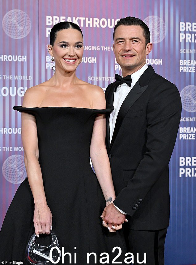 凯蒂·佩里 (Katy Perry) 详细讲述了她在 2017 年 2 月与未婚夫奥兰多·布鲁姆 (Orlando Bloom) 约会 10 个月后分手一年的原因(见于 2024 年 4 月)