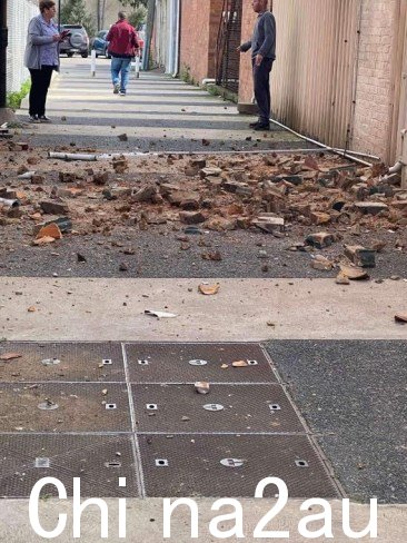 A两周前在同一个城镇发生的地震对建筑物造成了轻微损坏。图片:提供的