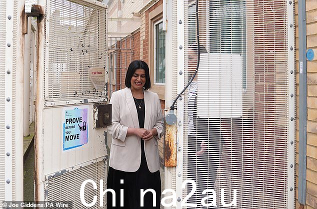 司法部长 Shabana Mahmood 访问贝德福德郡哈普尔的 HMP 贝德福德