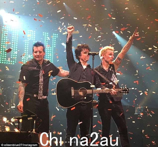 Billie Joe Armstrong、Mike Dirnt 和 Tre Cool 上次在这里演出是在 2017 年,他们将于 3 月 1 日在 Marvel Stadium 的墨尔本漫威体育场拉开澳大利亚巡演的序幕” =