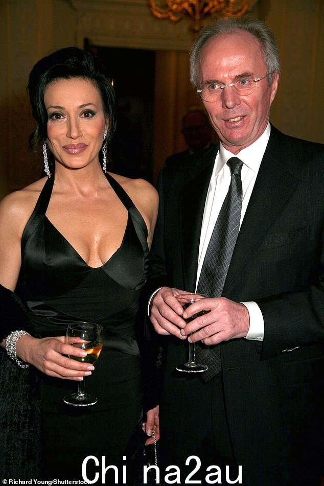 Dell'Olio 于 1998 年认识了埃里克森,六个月后他们开始交往(两人合影于 2006 年)