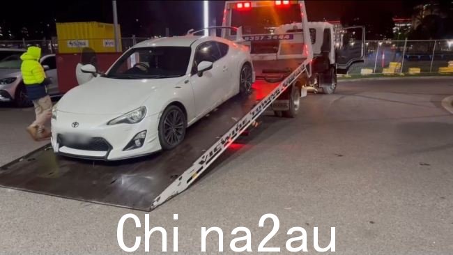 警方情报显示,该地区最近近一半的汽车盗窃案是通过未上锁的车门盗窃的。图片来源:维多利亚警方