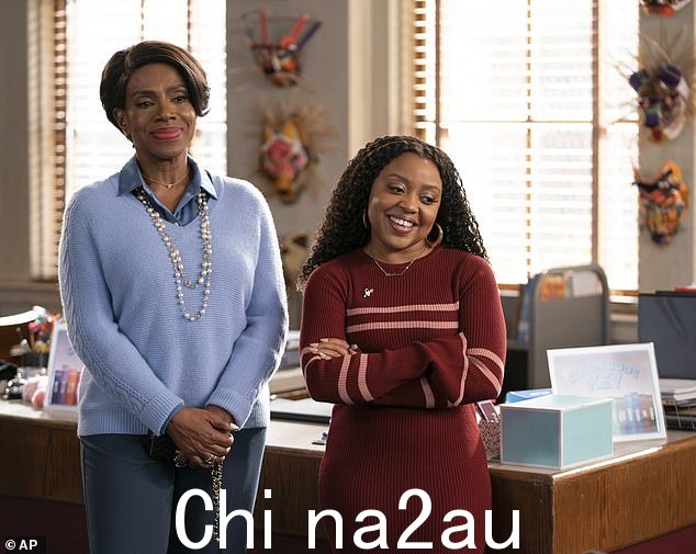 雅培小学联合主演 Sheryl Lee Ralph(左)和 Quinta Brunson(右)均获得点头