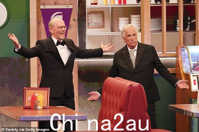 霍华德随后感谢学院将阿诺德餐厅的重新创作放在一起,尽管他问温克勒是否发现有任何遗漏