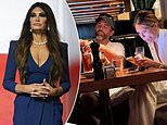小唐纳德·特朗普的未婚妻金伯利·吉尔福伊尔 (Kimberly Guilfoyle) 被他与棕榈滩社交名流贝蒂娜·安德森 (Bettina Anderson) 亲密共进午餐的照片弄得“措手不及”,并且一直否认自己目光游离”/>唐纳德小特朗普的未婚妻金伯利·吉尔福伊尔 (Kimberly Guilfoyle) 被他与棕榈滩社交名流贝蒂娜·安德森 (Bettina Anderson) 亲密共进午餐的照片弄得“措手不及”,并一直否认他的眼神游移<img loading=