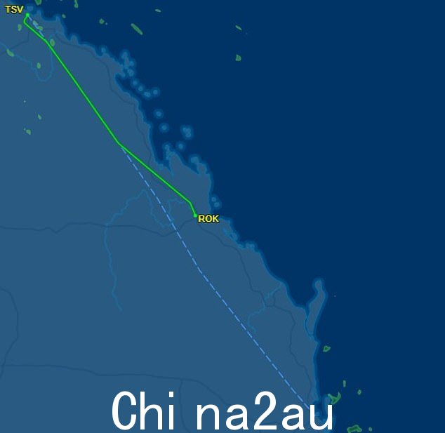 QF1871 在几分钟内被迫下降超过 20,000 英尺,然后于上午 7.16 安全降落在罗克汉普顿