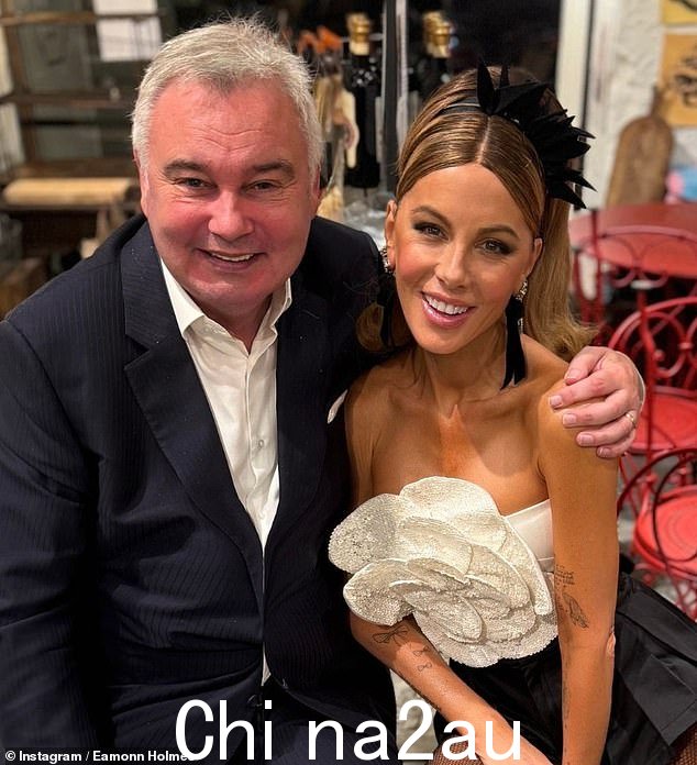同时 Eamonn 因本周在 Instagram 上发布的“不尊重”帖子而受到粉丝的猛烈抨击