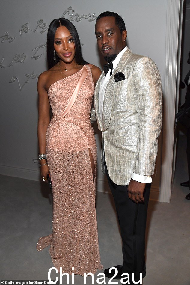 Naomi Campbell 与传闻中的前恋人库姆斯 (Combs) 多次公开露面(照片摄于他 2019 年 50 岁生日派对上)