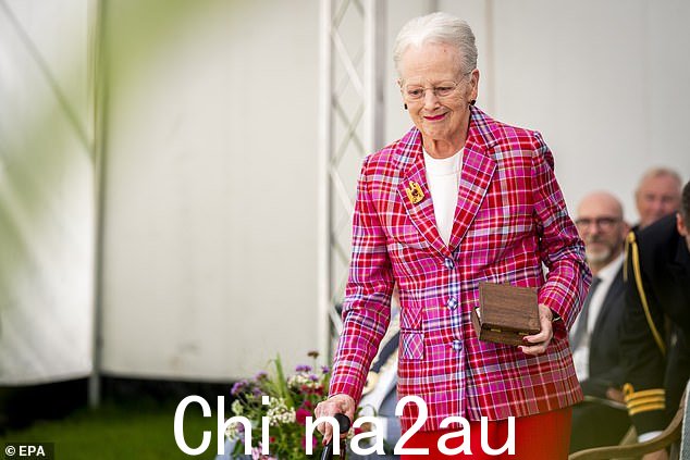 丹麦玛格丽特女王在弗雷登斯堡城堡摔倒后入院治疗。她上周在哥本哈根凯伦布里森博物馆拍摄的照片