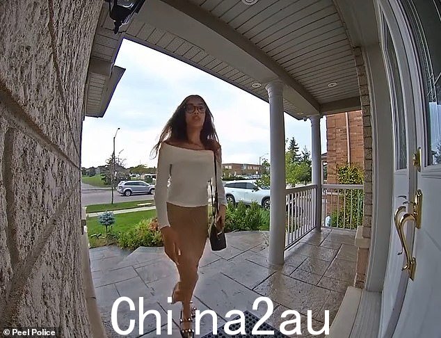 这名女子本月抵达加拿大多伦多的一处家中,回应保时捷卡宴 SUV 的广告,然后驾车逃离,警方正在寻找她