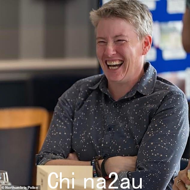 凯瑟琳·沃森 (Katherine Watson),通常被称为凯蒂 (Katie),在出演电视剧《乔迪医院》(Geordie Hospital) 后成为知名的社区人物,该剧专注于她作为牧师的工作