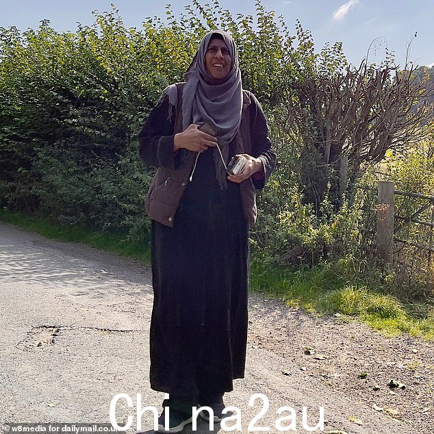Urusa Ahmed(如图)和她的兄弟 Syed 于 2021 年 7 月引发了一场纠纷,当时他们在未经规划许可的情况下,在自己的两英亩林地周围竖起了栅栏,堵塞了公共人行道