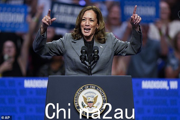 唐纳德·特朗普表示哈里斯在 7 月份与黑人记者讨论她的种族时“碰巧变黑了”,此后这位前总统加倍了