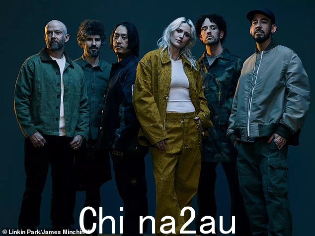 本月早些时候,Linkin Park 宣布他们已经招募了一位新的主唱艾米丽·阿姆斯特朗 (Emily Armstrong),并透露了世界巡演和专辑的计划