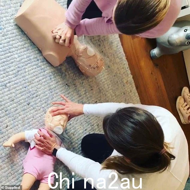 护士推出了 The Nest、Kids CPR & Allergy,这是一项致力于教导家长如何有效应对幼儿窒息、过敏反应和其他伤害的服务