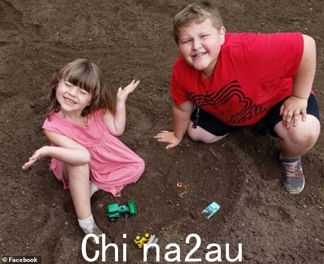 布林利,4,和康纳,8 ,被发现悬挂在宾夕法尼亚州家地下室同一条狗绳的两端