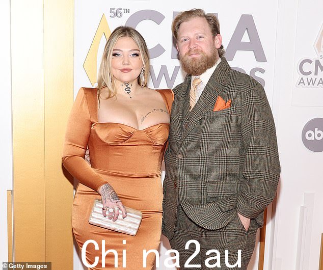 Elle King 透露,她已经怀上了与未婚夫 Dan Tooker 的第二个孩子(照片摄于 2022 年)