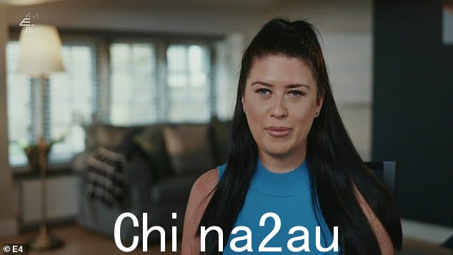 在走上红毯之前,美容师 Holly 承认她很紧张告诉新郎她是一位单身母亲