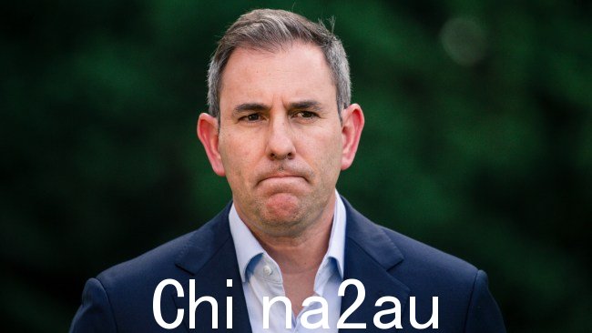 财务主管 Jim Chalmers 多次驳斥有关阿尔巴尼亚人是否政府将寻求废除负扣税,并坚称对该政策的公共服务调查“不会”纳入工党的住房计划中。图片:NewsWire/Glenn Campbell