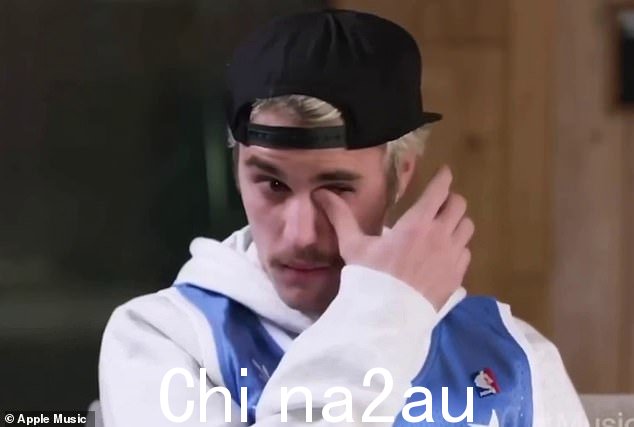 在专辑宣传巡演期间,贾斯汀·比伯坦率地谈到了他在业界的更广泛的挣扎,他说:“这很糟糕……很黑暗”