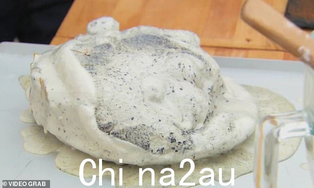 一位参赛者从冰箱中取出布丁后,这位疲惫不堪的面包师只剩下了融化的烤阿拉斯加