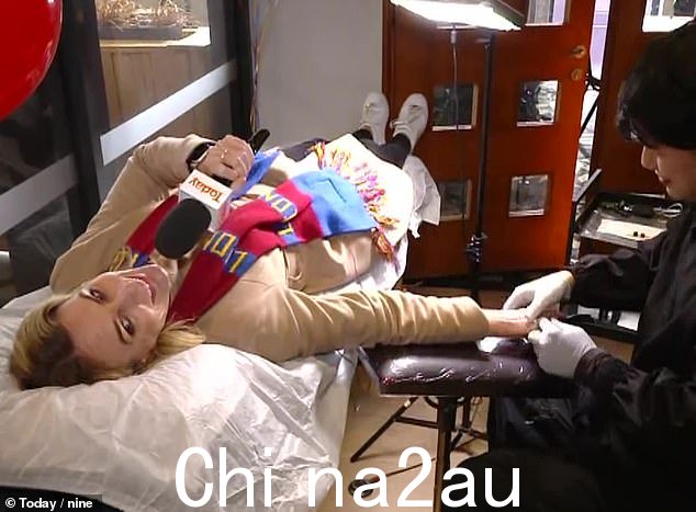 克里斯蒂娜·埃亨 (Christine Ahern) 周四直播时似乎获得了以 AFL 为主题的纹身计划,令观众完全震惊