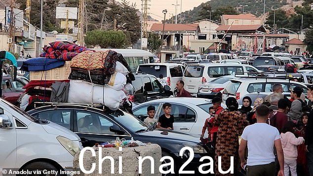 9月27日,黎巴嫩人通过黎巴嫩和叙利亚之间的al-Masnaa过境点进入叙利亚,距离叙利亚首都大马士革45公里