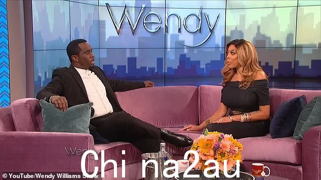 Sean 'Diddy' Combs 出现在 2017 年 Wendy Williams Show 的采访中,他承认他在后台遇见了她当时 16 岁的儿子