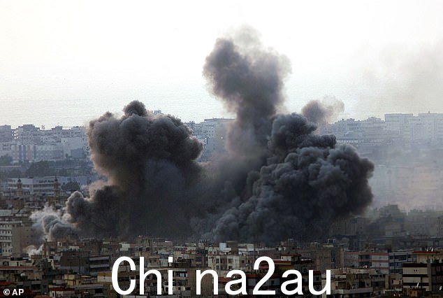 2006 年 7 月 15 日,以色列空袭袭击了黎巴嫩贝鲁特南郊真主党据点的住宅区