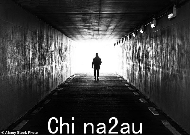 死亡仍然是生命中最大的谜团之一。但是,对当我们接近死亡时可能出现的奇异医学现象进行的新的科学研究可能会开始解开它