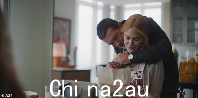 观众可以一睹罗米平衡事业与家庭的生活,从照顾孩子以及与深爱的丈夫雅各布(安东尼奥·班德拉斯饰)的关系