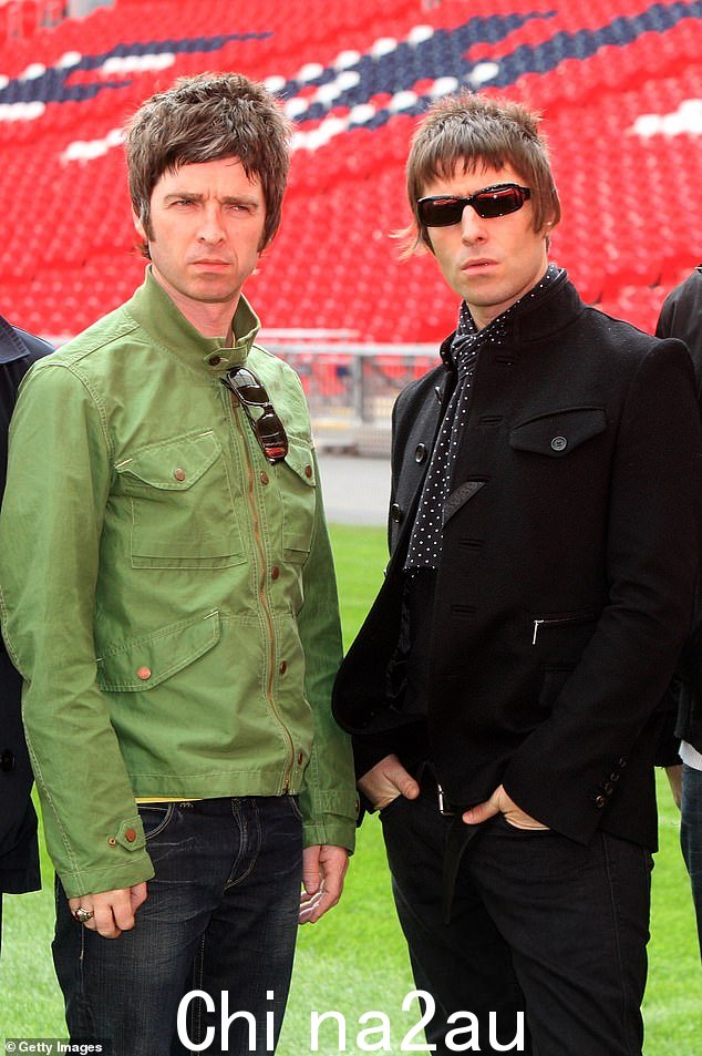 Oasis 将于明年前往澳大利亚举办一系列音乐会 图为:Oasis 的 Noel Gallagher 和 Liam Gallagher