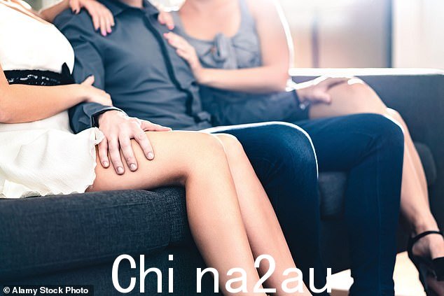 'Polycule' 是 'polyamorous' 和 'molecule' 的组合(因为 Polycule 的各个部分像分子中的原子一样键合)。 class=