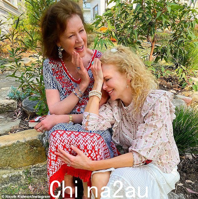 妮可在九月透露,她深爱的母亲去世时年仅84 ¿ 就在她因《宝贝女孩》在威尼斯电影节上获得最佳女主角奖的几个小时前宣布这一消息
