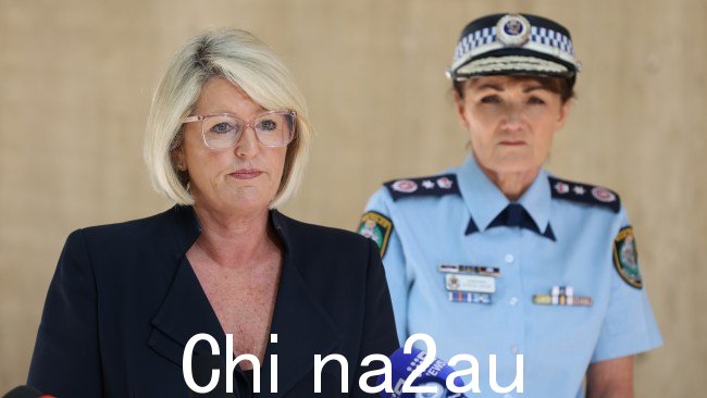 警方强调,任何周日看到携带真主党旗帜的人都将被被捕并可能受到指控,新南威尔士州警察部长亚斯明·卡特利解释说,当局将对任何形式的不当行为“零容忍”。图片:NewsWire/Damian Shaw