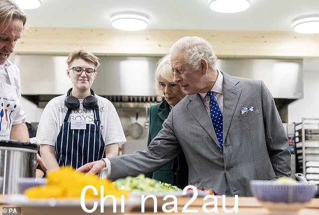 图:2023 年查尔斯国王在加冕食品项目启动仪式上,该项目旨在缩小英国所有四个国家的食物浪费和食物需求之间的差距