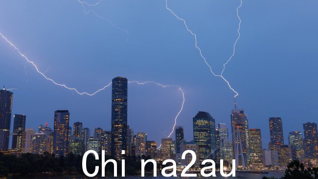 昆士兰部分地区遭到猛烈袭击周三晚上天气恶劣。图片:Josh Woning / NCA