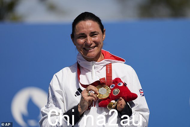Dame Sarah,46 岁,是英国有史以来最成功的残奥会运动员,并在巴黎 C4-5 公路赛中赢得了她的第 19 枚金牌上个月(摄于 2024 年巴黎奥运会)