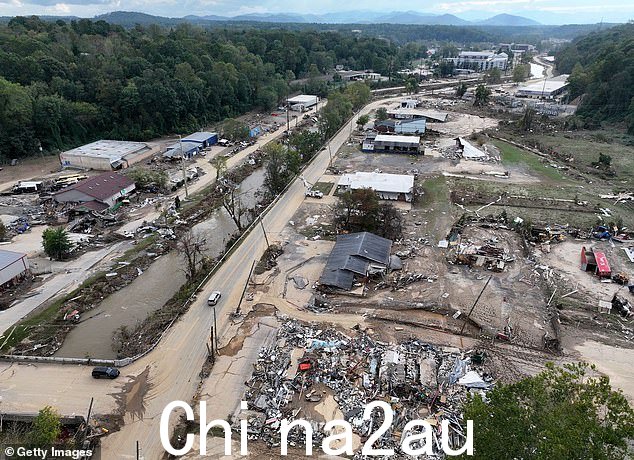 北卡罗来纳州悲痛的家庭被迫将死者埋在自家后院,并指责当局淡化飓风海伦造成的损失(图:北卡罗来纳州阿什维尔)