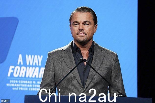 莱昂纳多·迪卡普里奥,49 岁,参加了 2024 年希尔顿人道主义颁奖典礼,并向 Amazon Frontlines 颁发了最高奖项
