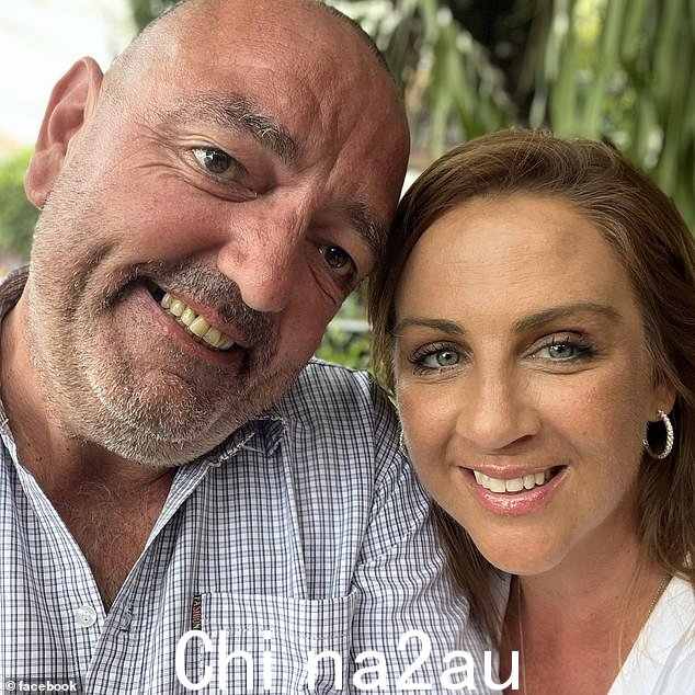 Lynley Le Grand,44 岁,和她的丈夫 Michael Jerome Le Grand,50 岁,本周早些时候因涉嫌在巴厘岛库塔经营一家提供卖淫服务的水疗中心而被捕。 =