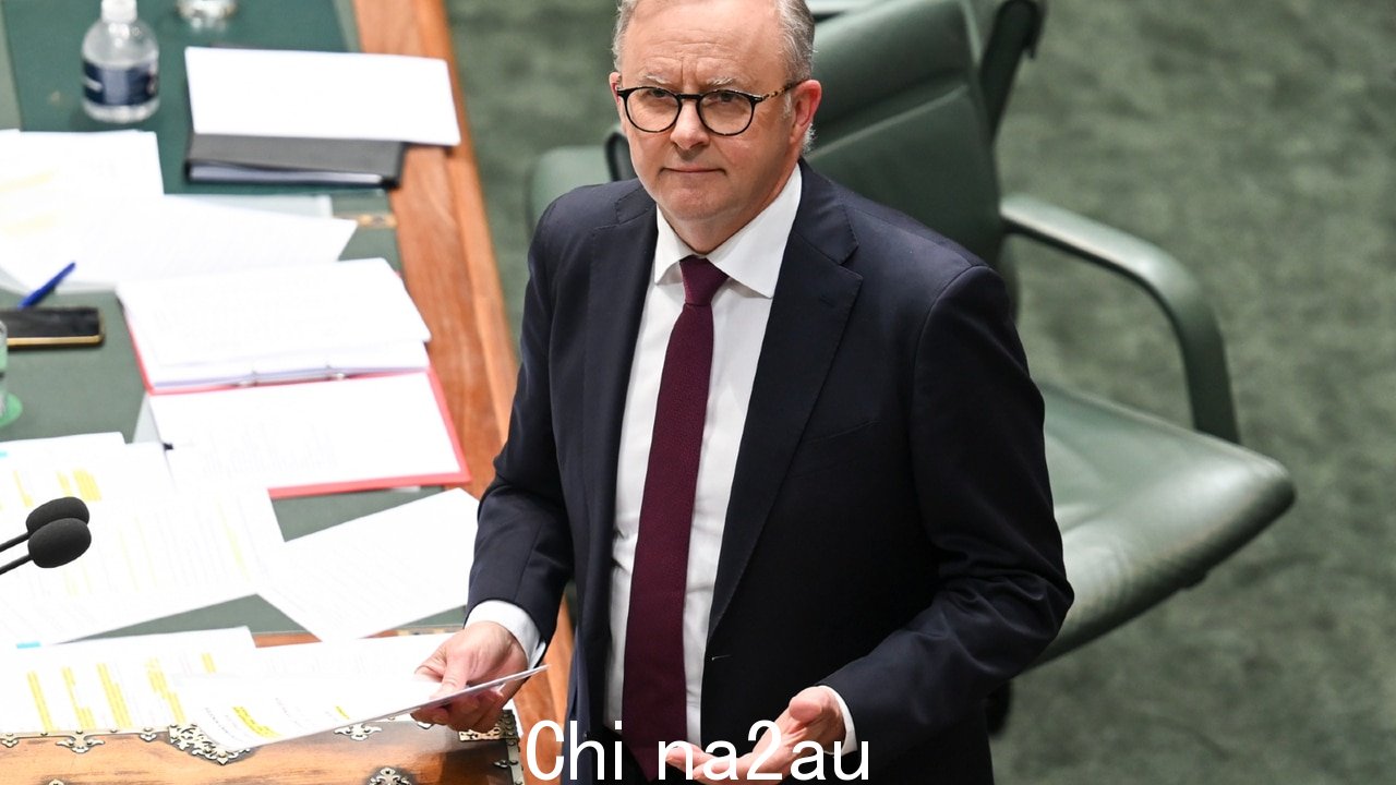 安东尼·艾博尼斯必须来一项新的 Newspoll 调查显示,自上次联邦选举以来,联盟党在两党偏好基础上首次大幅领先于工党。发现。</p><p>今年早些时候,工党一直轻松地领先于反对党,差距高达 4 个百分点,随后在 6 月份双方的比分差距缩小到 50-50。</p><p>在接下来的几周内,差距扩大到 51-49,但随后在 8 月中旬再次拉平,为 50-50,并且在接下来的两次调查中保持不变。</p><img class=
