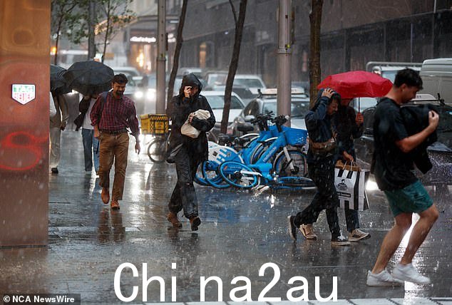下午3.40左右，气象局发布最新消息，警戒区强雷暴天气暂时缓解