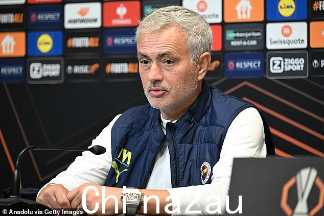 Jose 尚未谈论过他女儿的婚礼,但在 2022 年,他开玩笑说自己期待成为祖父母,并承认这会说服他添加纹身收藏(本月拍摄)