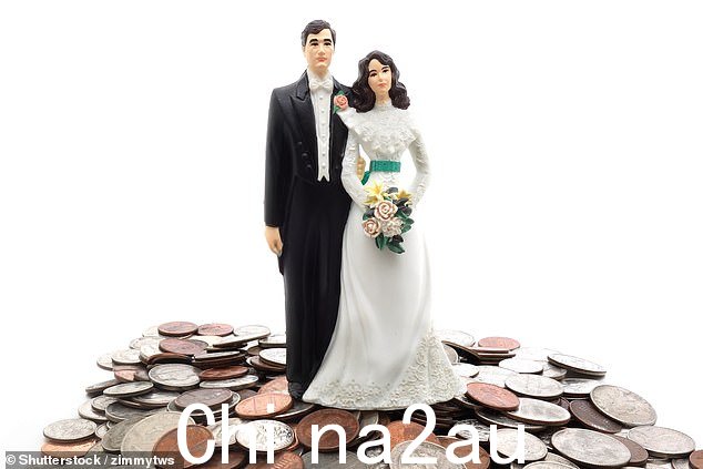 寡妇和鳏夫可以从已故配偶那里继承养老金之外的额外付款。但是,如果您在领取养老金年龄之前再婚,您将失去您的权利