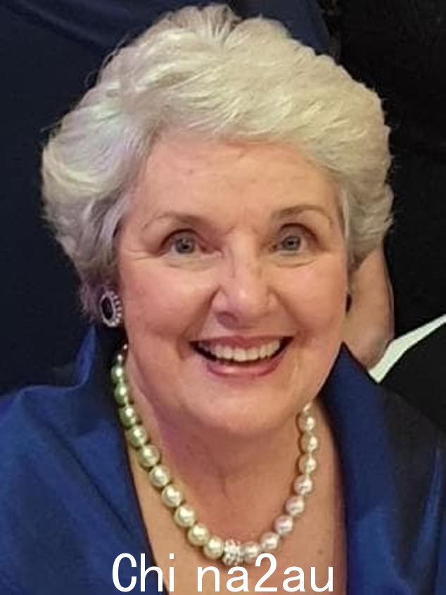 卡罗尔·克莱 (Carol Clay) 被林恩残酷谋杀。警方声称这是为了掩盖拉塞尔·希尔 (Russell Hill) 的谋杀案,但陪审团并不相信