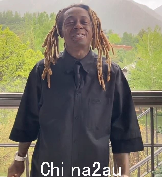 Lil Wayne 有了新欢。据 TMZ 周五报道,这位 42 岁的说唱歌手正在与一位名叫 LeahAngelie Murphy 的海报厨师约会