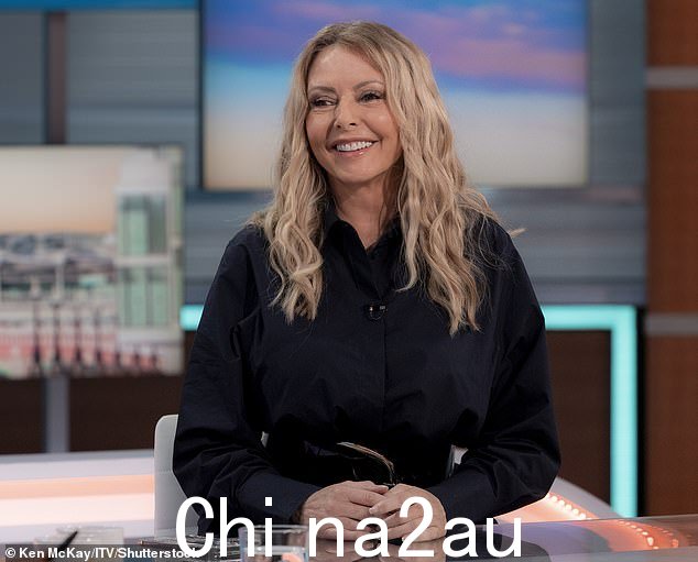 电视节目主持人卡罗尔·沃德曼 (Carol Vorderman) 透露,她每天关闭智能手机 12 小时,以帮助自己避免健康恐慌后的“倦怠”